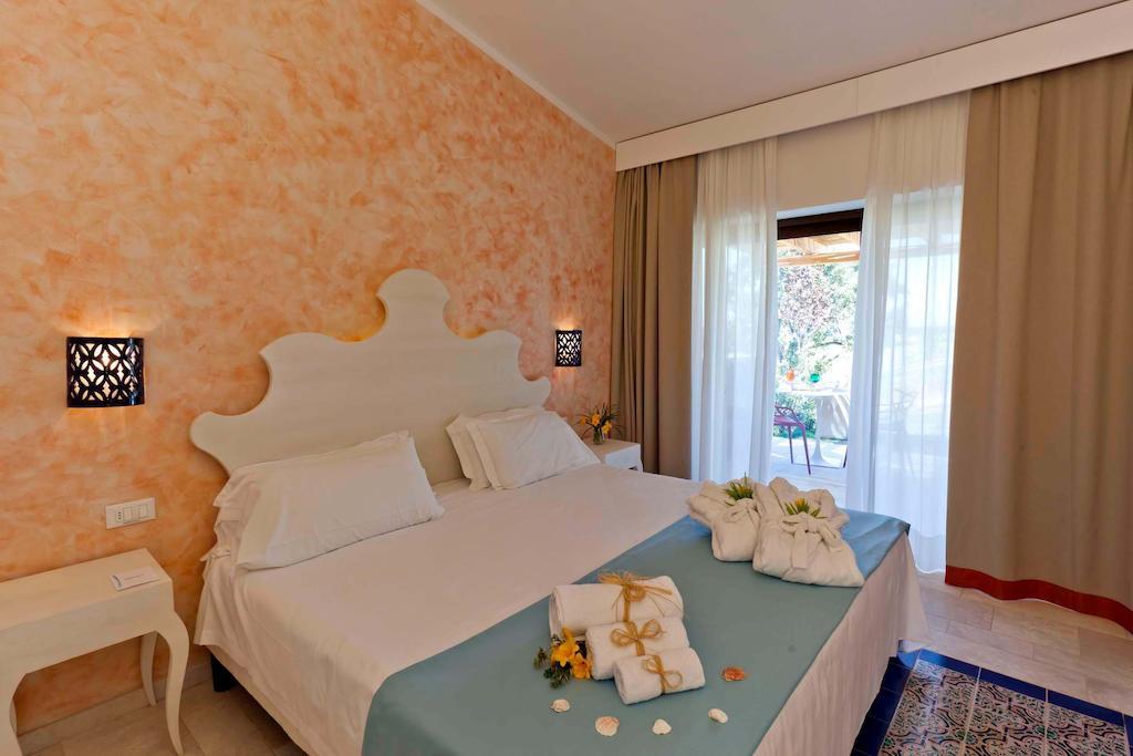 סאן תאודורו Paradise Resort And Spa מראה חיצוני תמונה